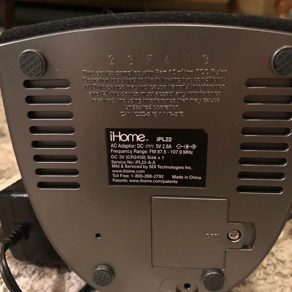 iHome iPL22 Docking/Charging Station Radio/Alarm Clock